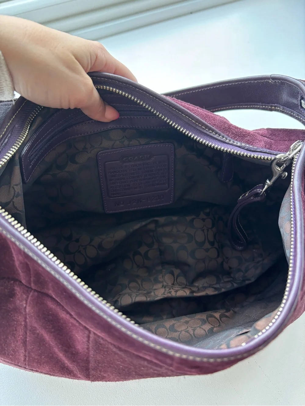 Coach y2k Ergo Hobo in burgundy suede patchwork. - Picture 8 of 10
